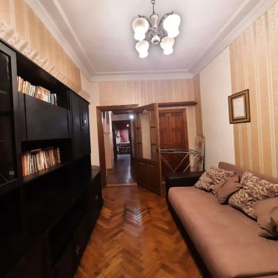 3х комнатная квартира, Сталина, в самом центре города Там...
